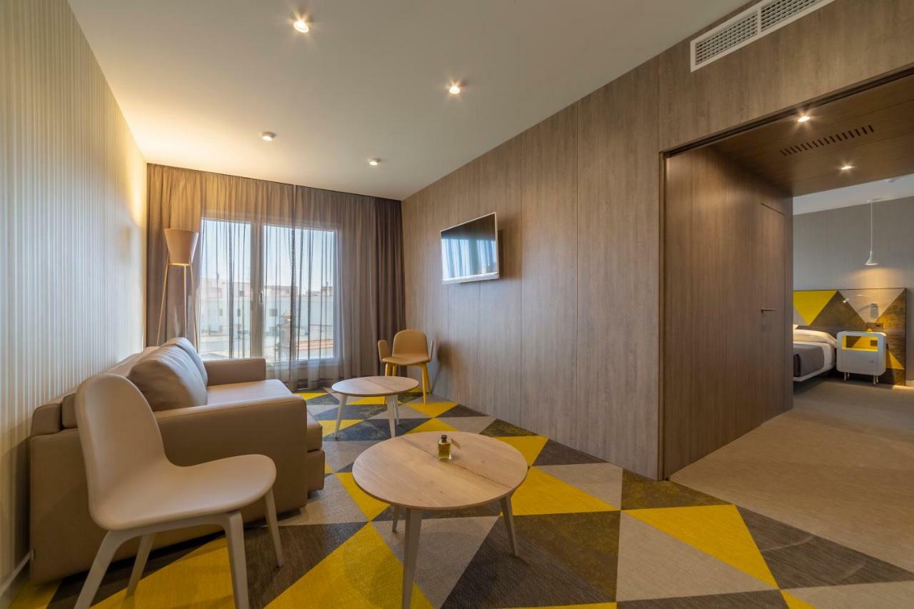 Junior Suite (2 Adulti + 2 Bambini)