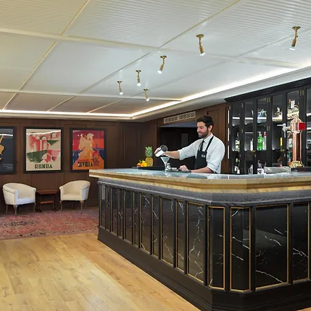 H10 Corregidor Boutique Hotel-3